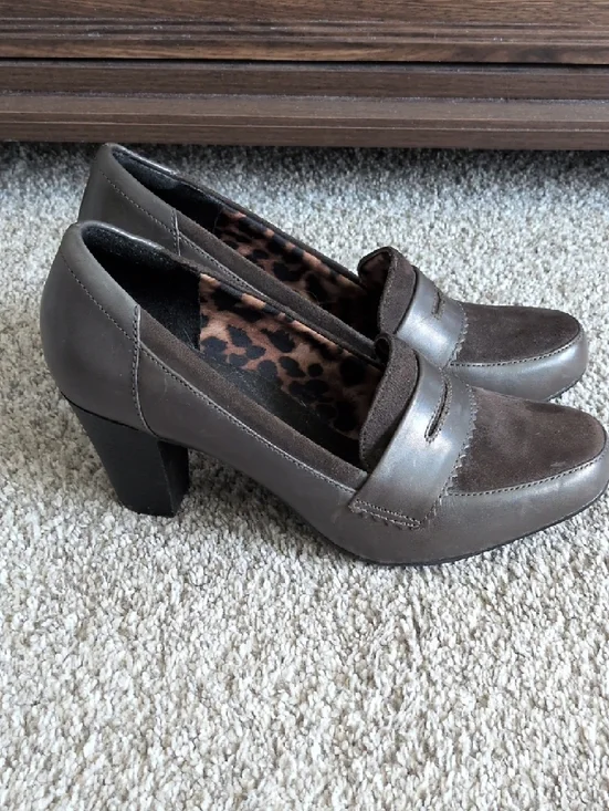 Clarks Women's Dark Brown Suede & Leather Slip-On Loafers - Picture 2 of 9